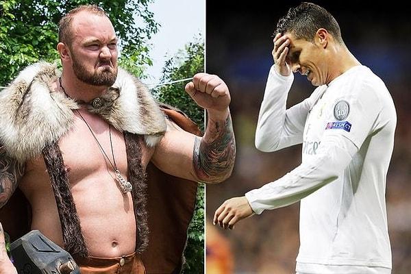 4. Maçtan önce Game of Thrones'un Dağ'ı İzlandalı aktör Hafthor Bjornsson Ronaldo'yu gol atmaması konusunda şaka yollu uyarmıştı.
