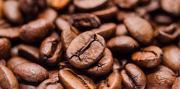 Kahve, daha önce, kloroform, kurşun ve bazı diğer zehirli maddelerin yanına ajans tarafından 2B kategorisine “olası kanserojen” etiketiyle eklenmişti