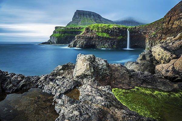 6. Yeşilin ve mavinin her tonunu doya doya seyredebileceğiniz Gasadalur Faroe Adaları