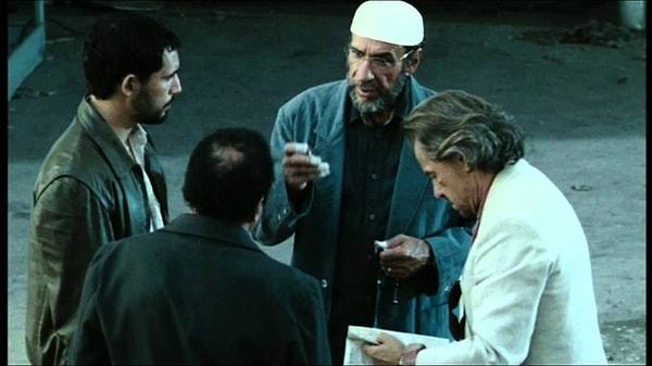 12. The Stone Merchant filminin birçok önemli bölümü Kapadokya'da Peri Bacaları bölgesinde geçiyor.