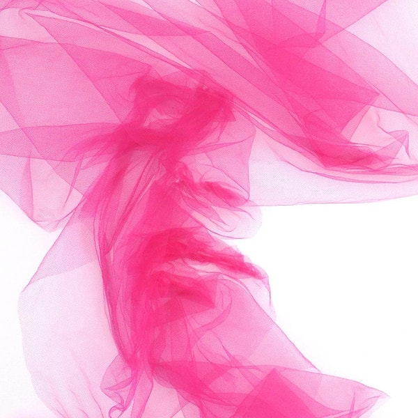 5. Его словно осенило! И Бенджамин немедленно приступил к созданию произведений, которые он делал с помощью прозрачной ткани и утюга.