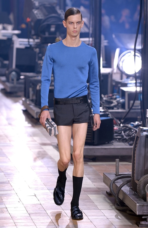 8. Единственное, что обнадеживает: переход "подиумной моды" в "уличную" все-таки займет какое-то время.