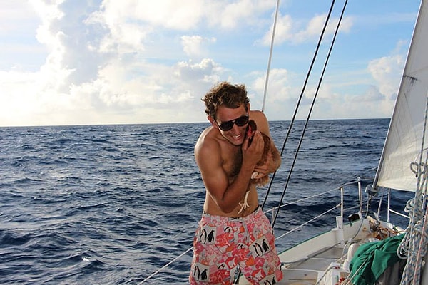 4. Она заботится о нем, когда ему одиноко