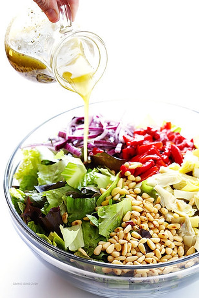 4. Bir de böyle deneyin: Dolmalık fıstıklı enginar salatası