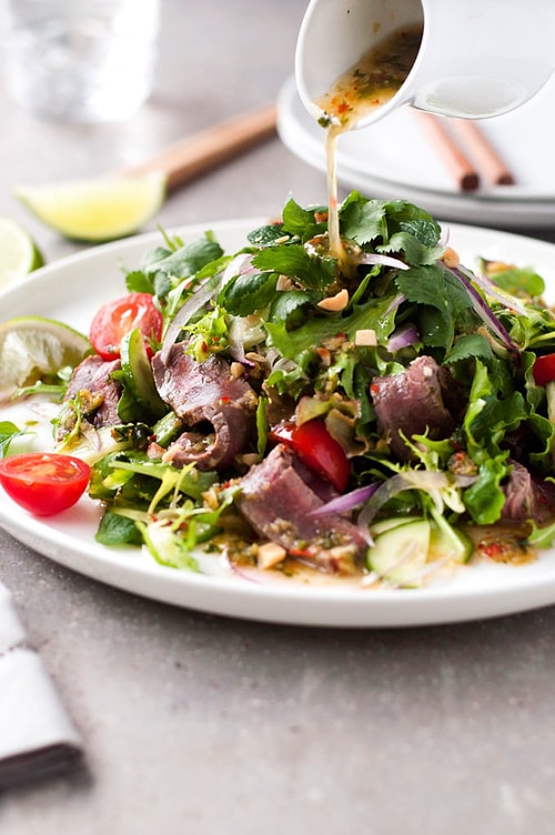 Tek başına bir öğün: Thai usulü biftek salatası
