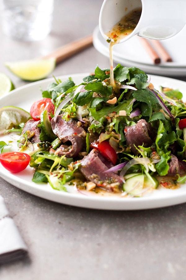 5. Tek başına bir öğün: Thai usulü biftek salatası