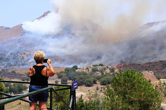 Kemer ve Bodrum'da Peş Peşe Orman Yangınları