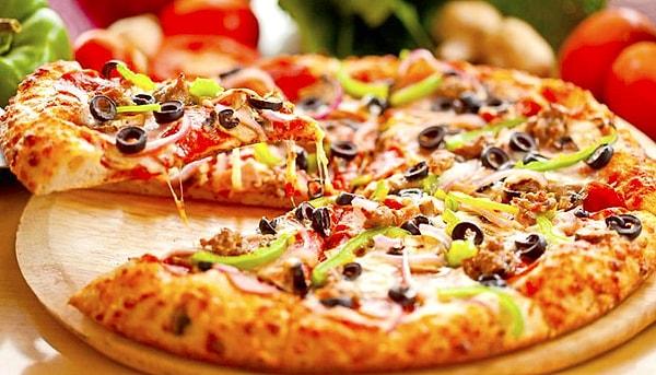 9. Pizza: Büyükşehirin egzosuna kurban olacak kadar modern hayat düşkünü birey