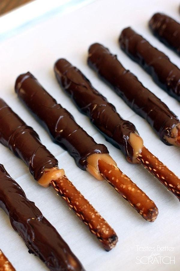 9. Çubuk krakerden çikolata olmaz diye kim demiş!