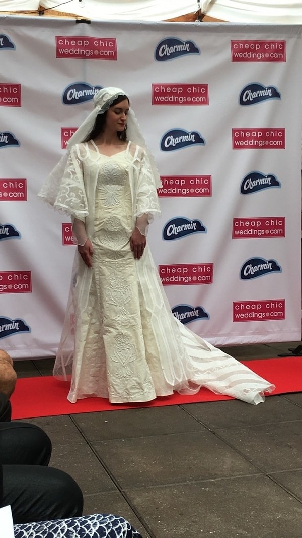 4. А это платье называется «Галактическая ностальгия».