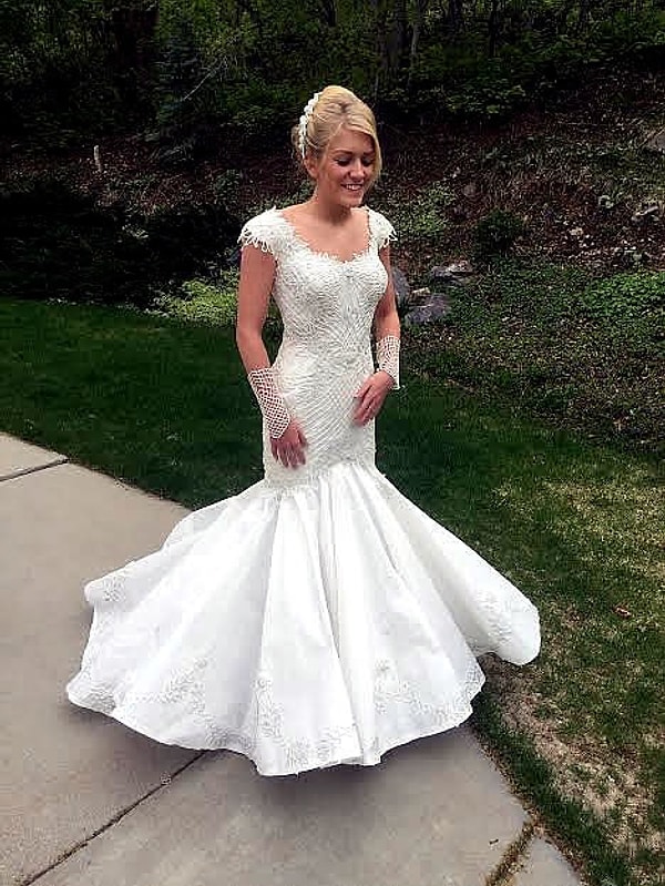 2. А вот и второе место – Джудит Генри. Она использовала 32 рулона, чтобы сделать это платье. А под юбкой скрываются еще и штаны из туалетной бумаги.