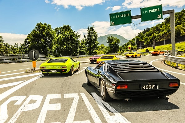 6. Miura по праву считают основной вехой в истории машиностроения. Комик Джерри Сайндфелд назвал ее «самой красивой машиной из когда-либо созданных». У его друга, Джея Лено, целых две таких.