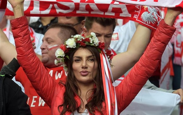 Морально помогали своим ребятам.