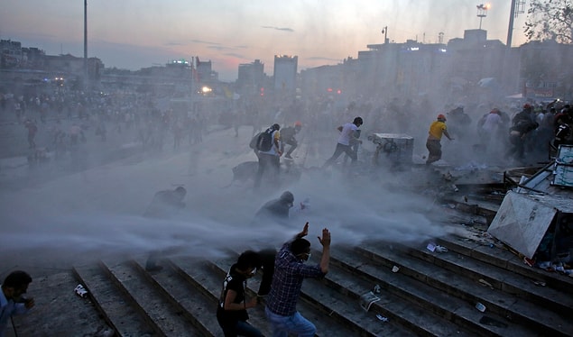 Peki 3 yıl önce Gezi eylemleri ile tüm dünyanın gözlerini çevirdiği Taksim Meydanı’nın yeniden imarı konusunda hukuki süreç ne durumda?