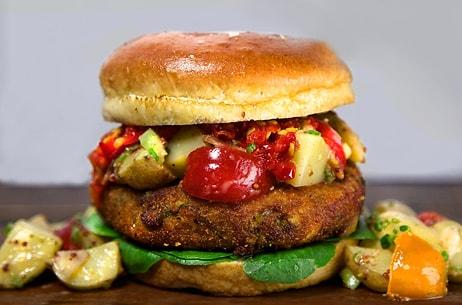 Damağınız Boydan Boya Çatlayacak: Aç Olmasanız Bile Sizi Çılgına Çevirecek 15 Hamburger