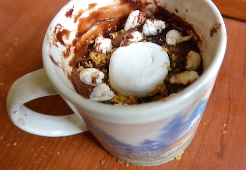 Marshmallowlu çikolatalı kek