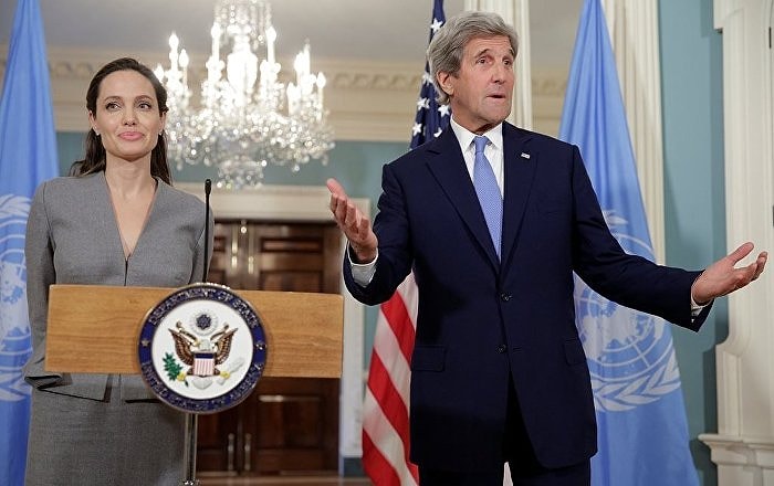 John Kerry ve Angelina Jolie Dünya Mülteciler Günü İçin İftarda Buluştu