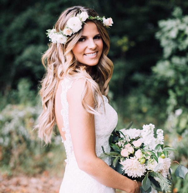 12. Невозможно промахнуться, надев венок из нежнейших роз...