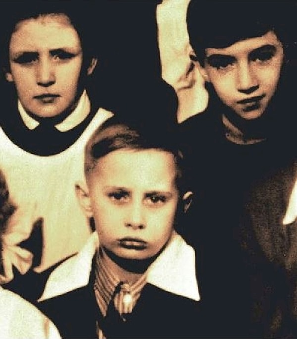 10. Школьное фото 8-летнего Владимира Путина