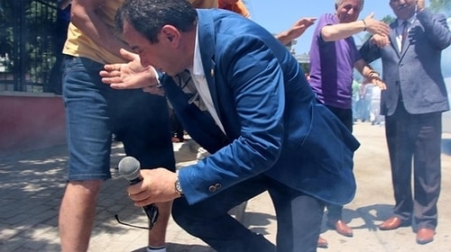 Bolu'da 10. Yıl Marşı'nın Yasaklanmasını Protesto Eden CHP'liler Valiliğe Yürüdü