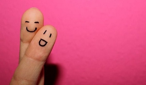 10. "Моя жена была сверху и подходила к своему второму оргазму, а у меня было игривое настроение. Так что, когда она застонала, я вскинул два пальца у нее перед лицом и выкрикнул "НОМЕР ДВА!"