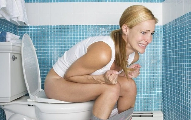 "Я занимался сексом с девушкой, которая вот уже неделю не могла сходить в туалет. Вдруг она вскочила с постели и понеслась в туалет, откуда донеслись ее ликующие крики. Она так даже оргазму не радовапась, как тому, что сходила по-большому".