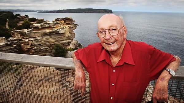 Ritchie neredeyse 50 yıl boyunca Sydney'in The Gap Bölgesi'ndeki evinde ikamet etmiş. Lakabı olan Angel of the Gap, yani Gap'ın Meleği tabiri de buradan geliyor.