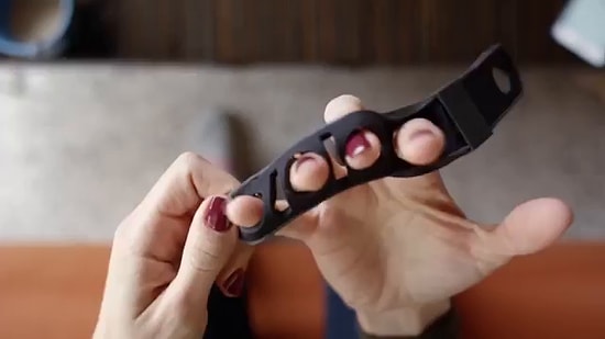 Parmaklarınıza Geçirebileceğiniz ve Her Türlü Zeminde Kullanılabilir Klavye: Tap Strap