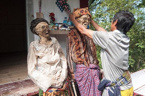 Ölüye saygıyı biraz abartan Sulawesi halkı için her şey gayet normal.