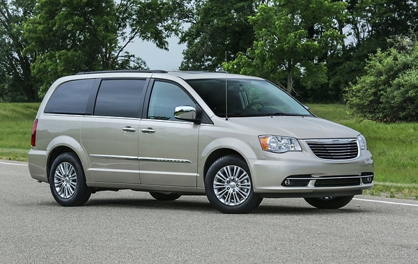 23. Минивэн: Chrysler Town & Country