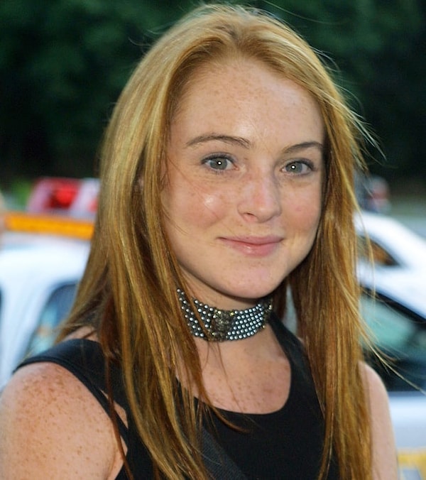 2. 2001г. – В ее глазах светилась надежда и вера в прекрасное будущее.