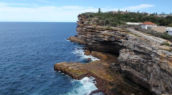 5. Этот район приобрел плохую репутацию в Австралии в силу того, что вот уже много лет  с его высоких скал люди бросаются в океан от безысходности.