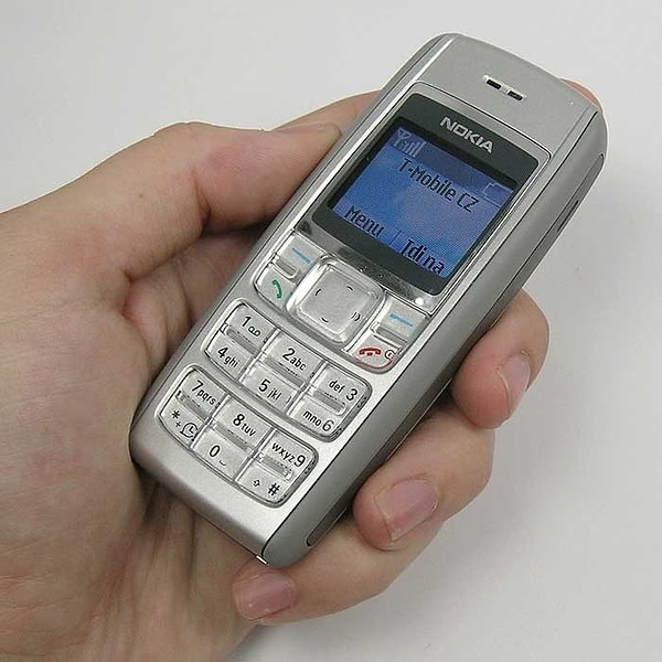 16. Nokia 1600