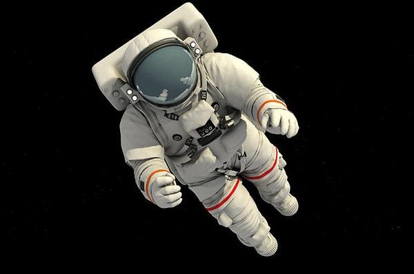 7. 'Astronot' kelimesi, Yunanca'da 'yıldız' ve 'denizci' anlamına gelen kelimelerin birleştirilmesiyle elde edilmiştir.