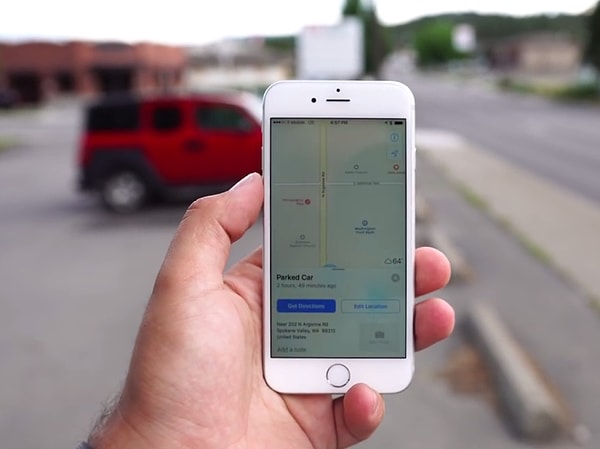 iPhone'unuz, "Google Haritalar" yarıdımıyla aracınızı nereye park ettiğinizi bulabilecek.