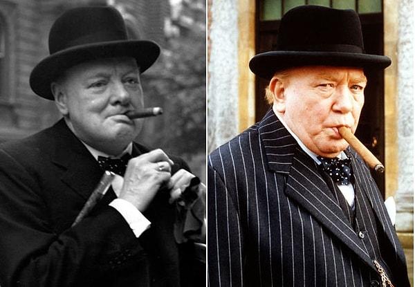 15. Winston Churchill rolünde Albert Finney - Fırtına Öncesi, 2002