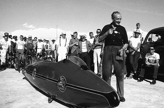 68 Yaşında Kırdığı Dünya Hız Rekoru Hala Geçilememiş Efsane Motosikletçi: Burt Munro