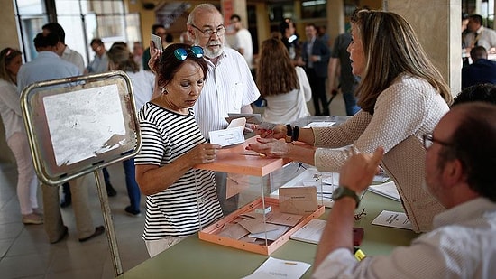 İspanya'da Sandıktan Koalisyon Çıktı