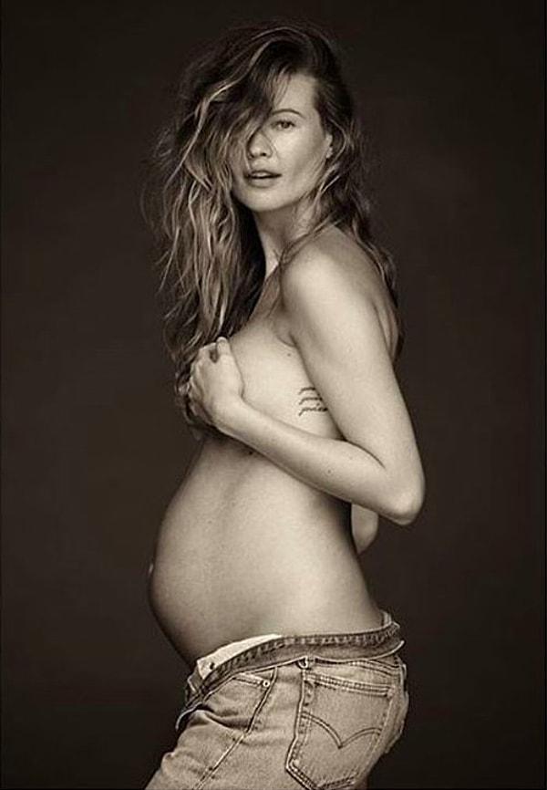 Bu senenin başında çocuk sahibi olmak istediğini söyleyen Adam Levine, geçtiğimiz günlerde eşinin üstsüz hamile fotoğrafını takipçileriyle paylaştı. 🔥