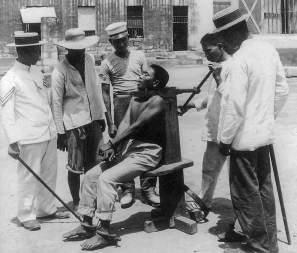 14. Eski Bilibid Cezaevi'nde boğularak idam edilen bir mahkum, Manila, Filipinler, 1901.