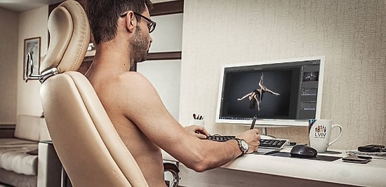 Рецепт успеха от президента - "раздеваться и работать": белорусский флешмоб