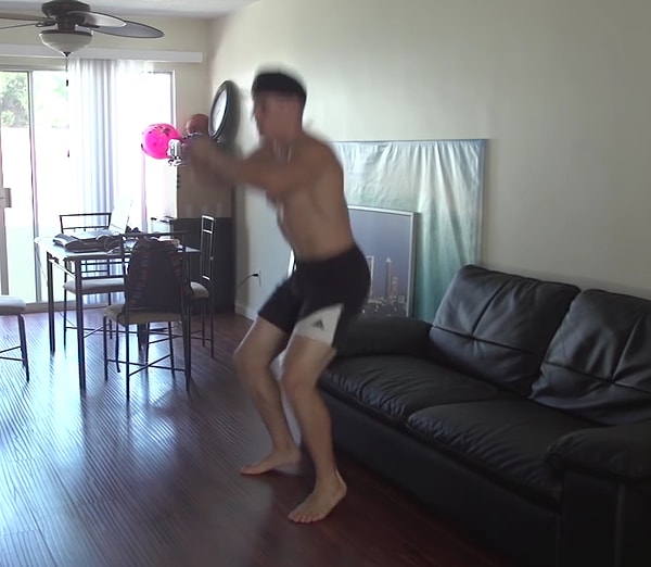 7. Выпрыгивания из положения сидя (14 раз)