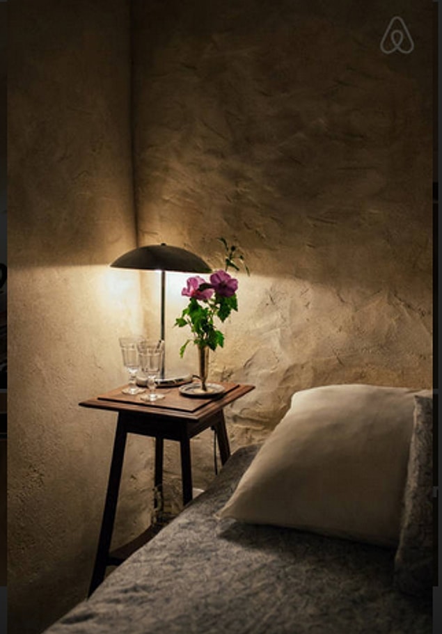 If you are insipired by the Lamoureux couple, you are more than welcome to stay in their guest room.