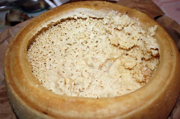 3. Larva dolu bir peynir: Casu Marzu