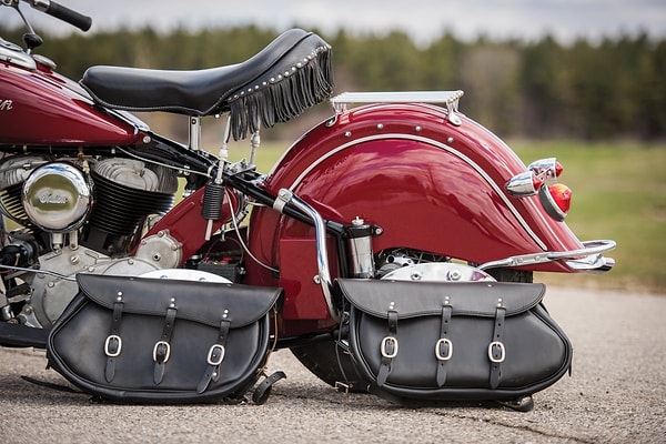 3. Настоящие владельцы с любовью отремонтировали мотоцикл в 1998 – вплоть до того момента, на мотоцикле были оригинальные шины.