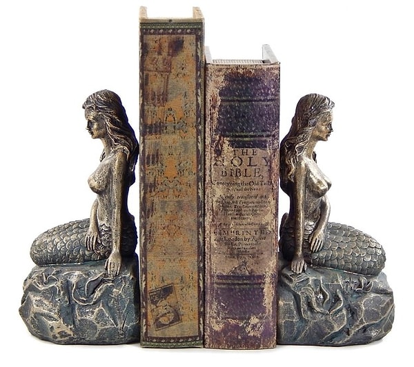 14. Держатели книг в греческом стиле