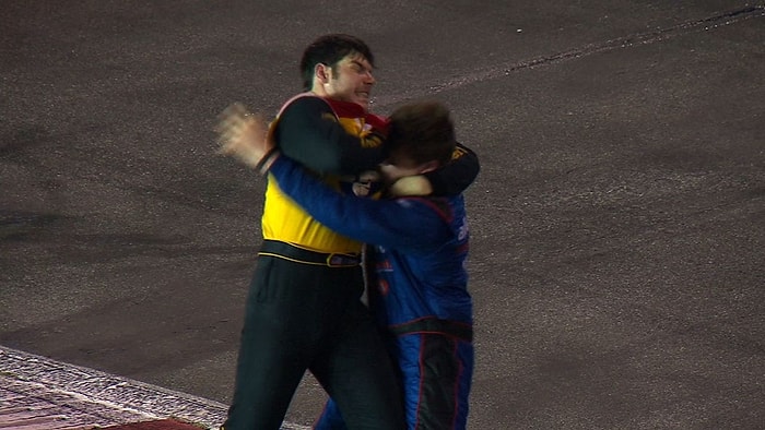 Kaza Yapan Nascar Yarış Pilotları 'Sebebi Sensin' Misali Kavgaya Tutuştu