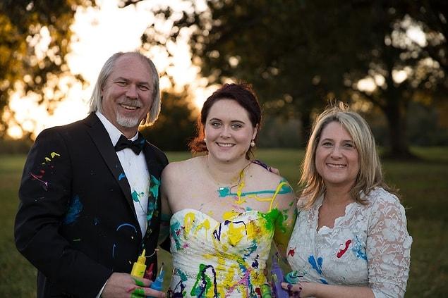 The former bride-to-be asked both of her parents to be involved in the photo shoot.