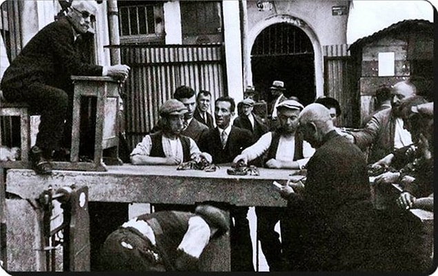 39. Açık artırmayla yapılan ıstakoz satışı - 1930'lar.