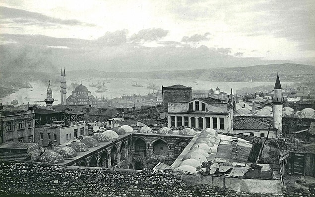 Valide Han ve Eirene Kulesi Manzarası. 1954